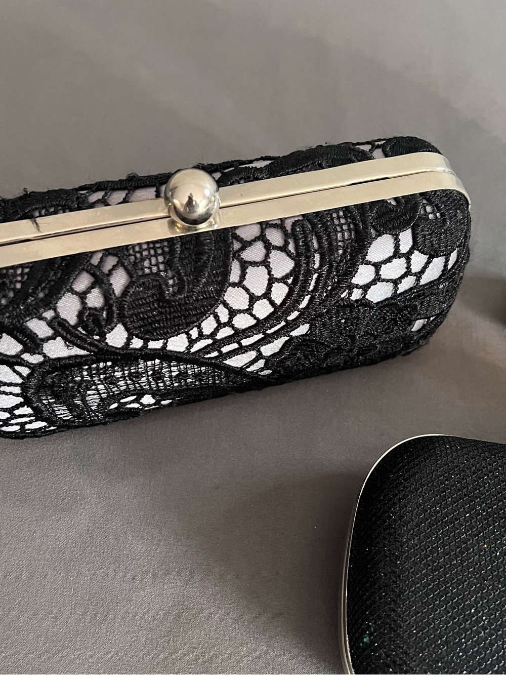 Lot Of 3 Clutches Handheld/Shoulder Bags/Purses Formal Black, Gold, & Silver - Picture 3 of 15